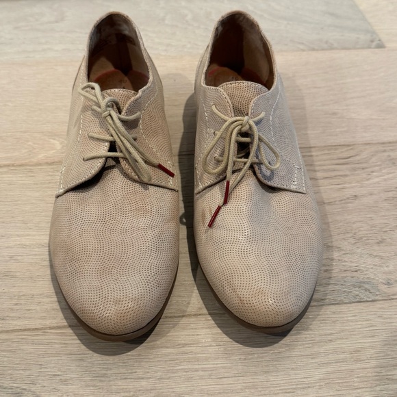 Tamaris Tan Leather Loafers size 40M EU - Picture 1 of 4